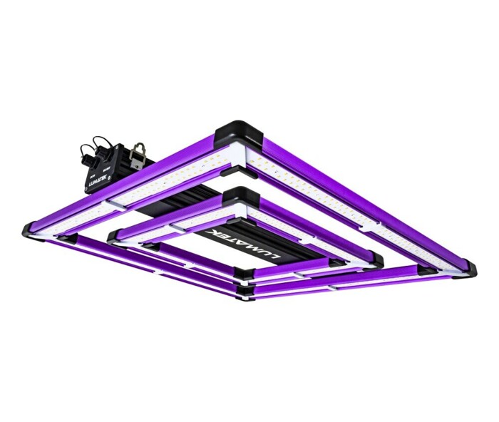 Vegetative Phase (ca. 3 - 15 Wochen) 8 Lumatek ATTIS Vollspektrum LED Growlampe ATS200W PRO